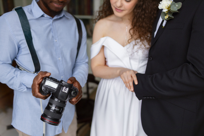 Capturing Everlasting Memories: Choosing the Right Wedding Photographer